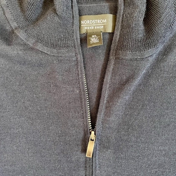 Navy pullover - Picture 4 of 4